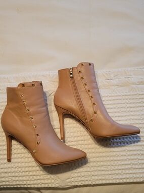 Nicole Miller Blush Nude Pointed-Toe Studded Ankle Boots